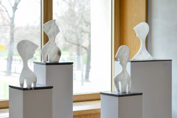 Die Engel bedenken sich. In der Wittenberger Ausstellung.jpg